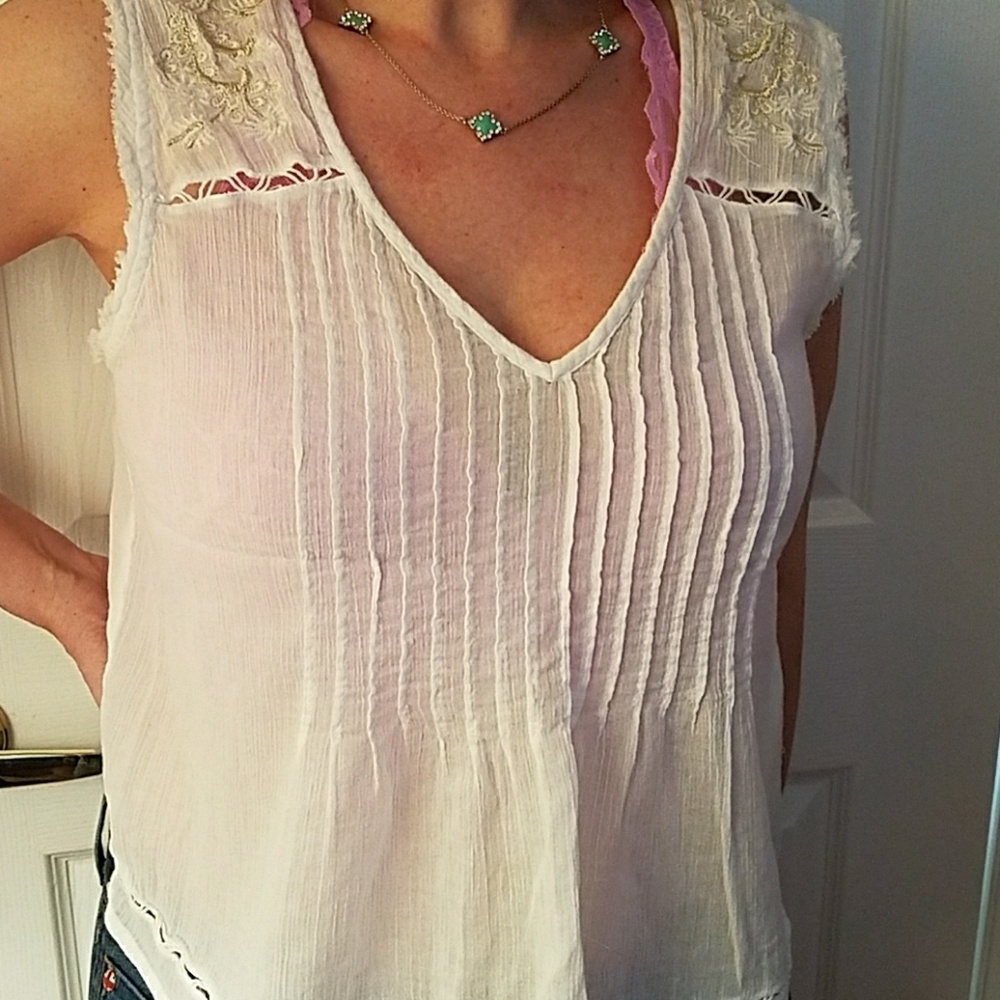 Top A & F So pretty! EUC